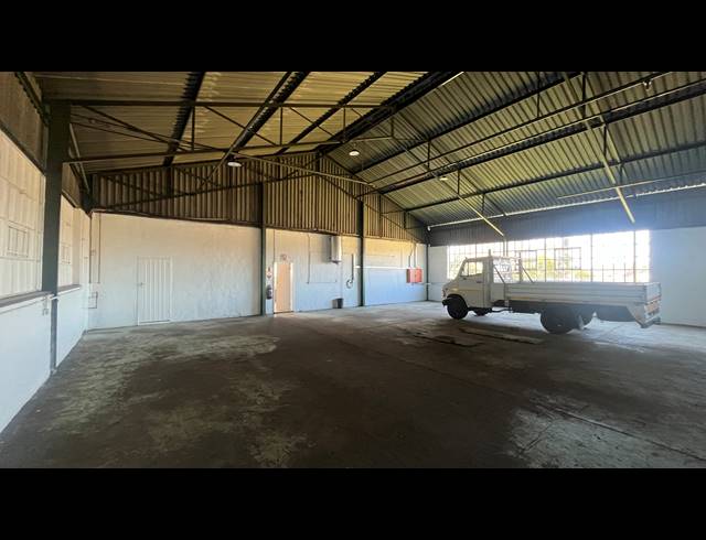 683M² WAREHOUSE TO LET IN SPARTAN